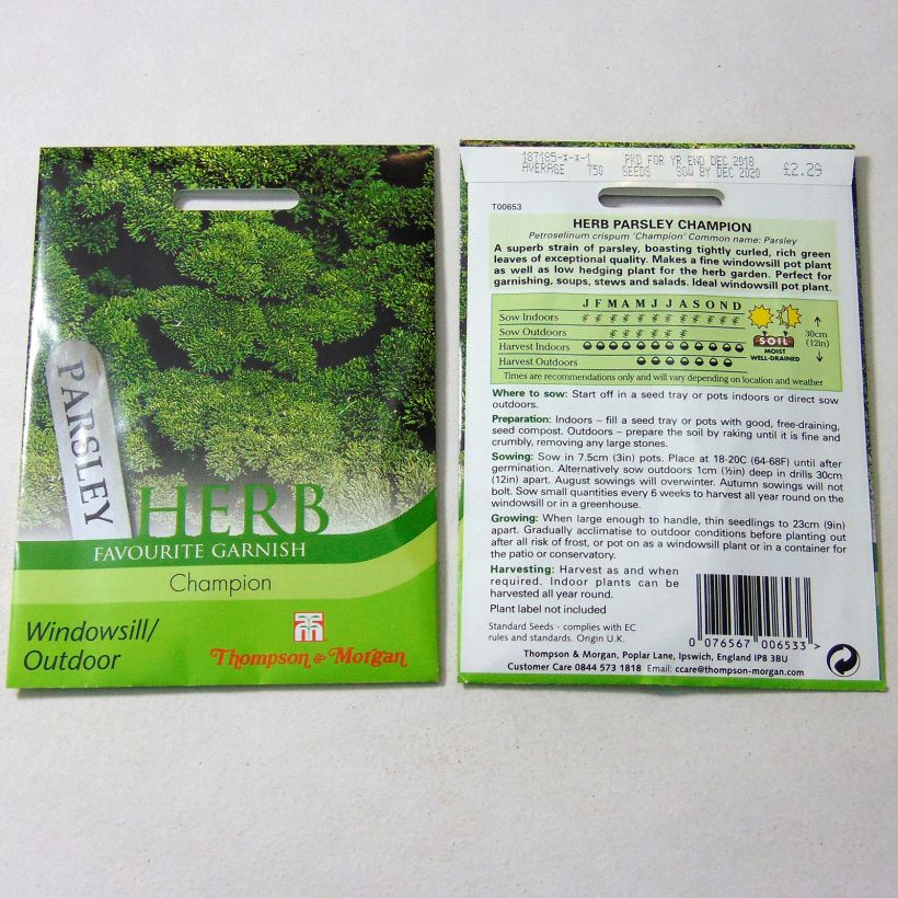 Voorbeeld van een exemplaar van Krulpeterselie Champion het zakje met 1750 zaden zoals geleverd