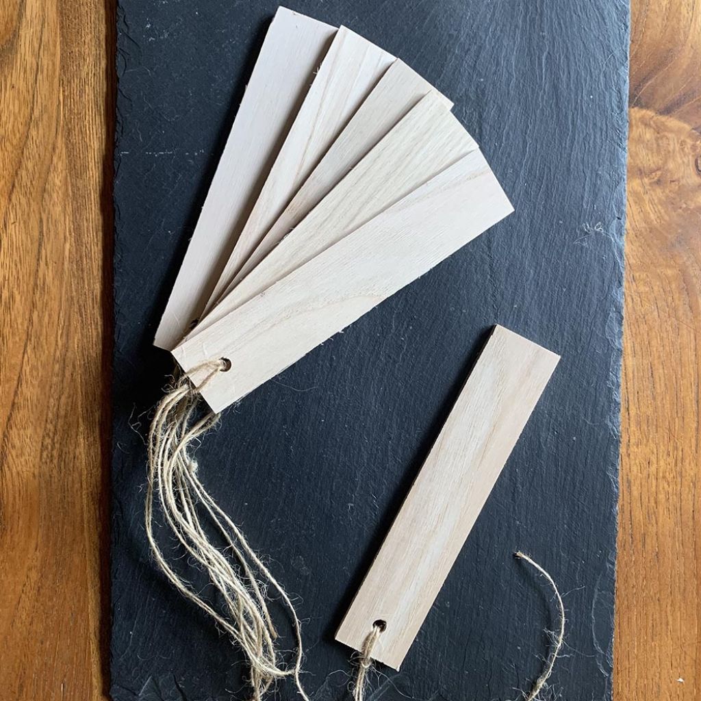 Hangetiket van kastanjehout