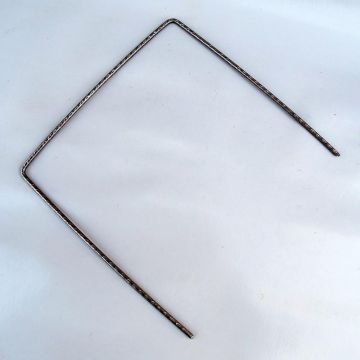 Metalen grondanker voor gaas 20 x 20 x 20 cm - verkocht per 20 stuks